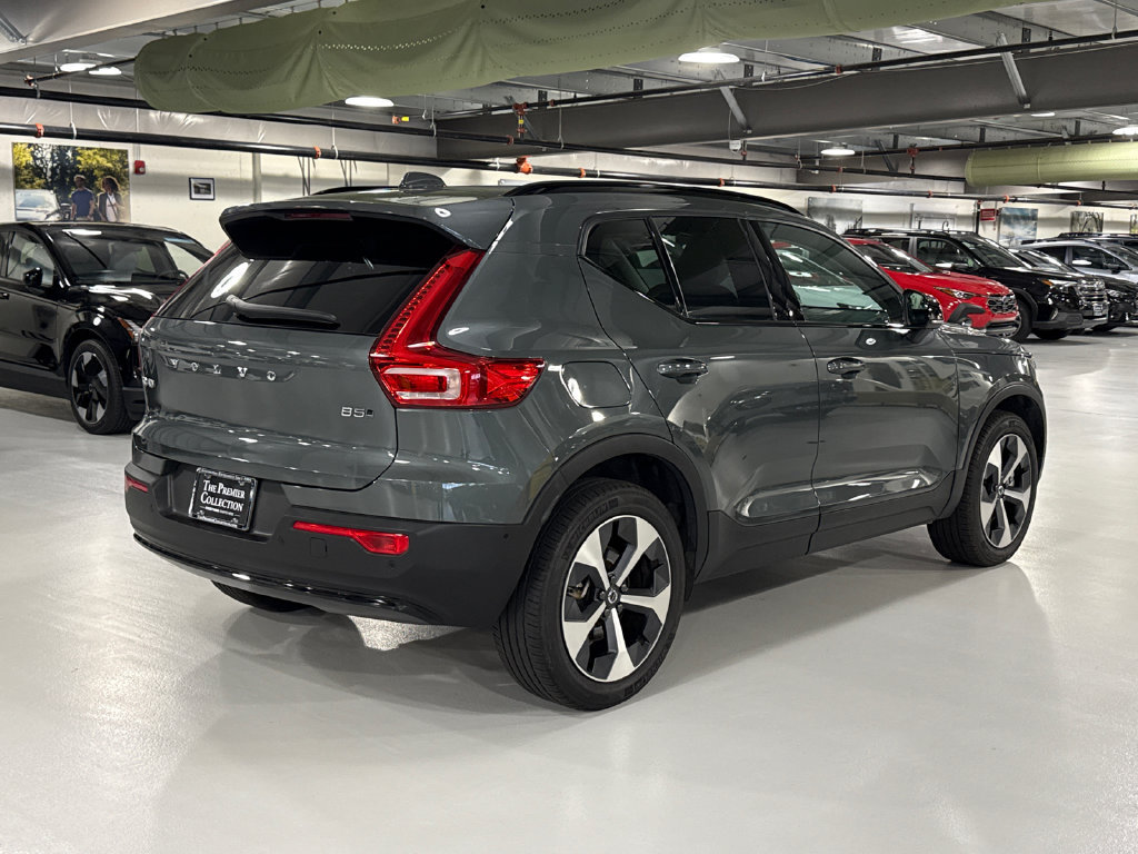 Certified 2026 Volvo XC40 B5 Plus AWD/4WD image 2