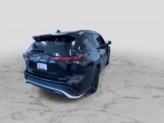 Certified 2025 Toyota Highlander XSE AWD/4WD image 9