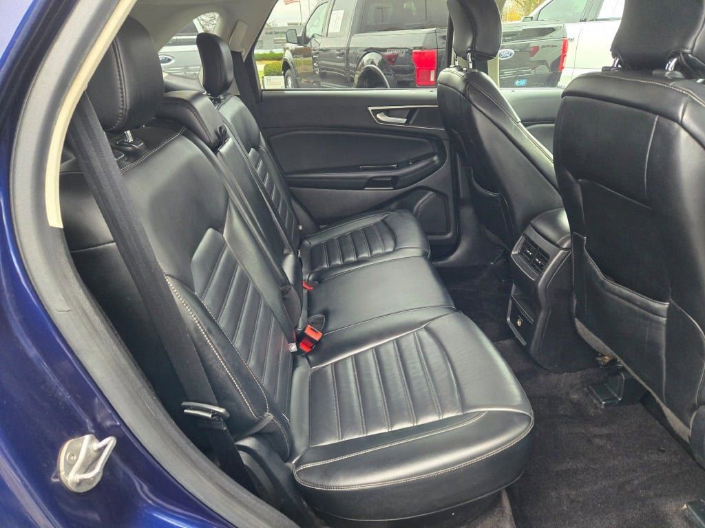 Used 2016 Ford Edge SEL w/ Equipment Group 201A AWD/4WD image 9
