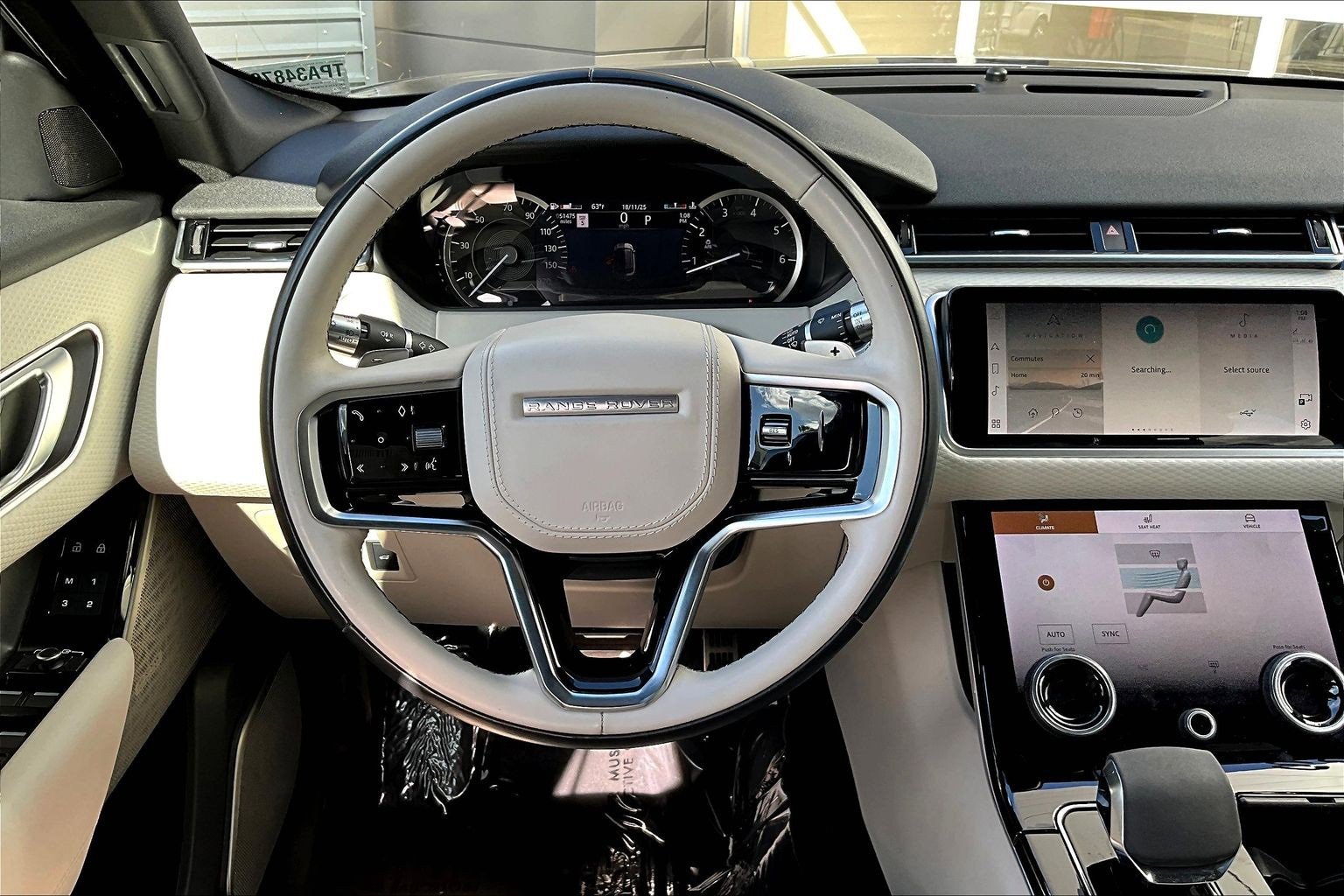 Used 2023 Land Rover Range Rover Velar R-Dynamic S image 5