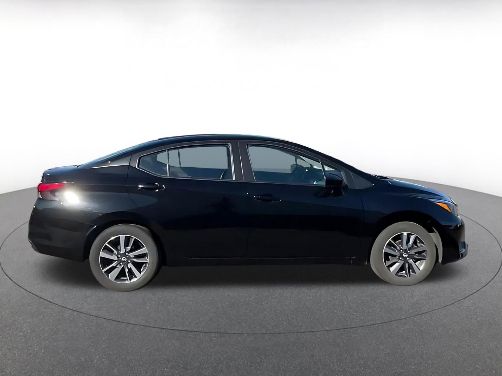 Used 2025 Nissan Versa SV FWD image 14