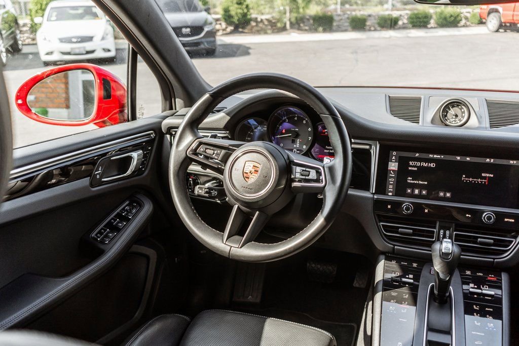 Used 2023 Porsche Macan AWD/4WD image 13