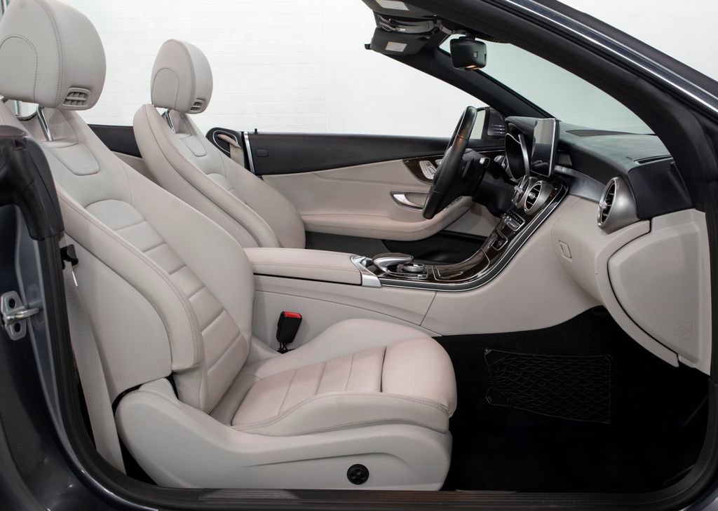 Used 2018 Mercedes-Benz C 300 4MATIC Cabriolet image 19