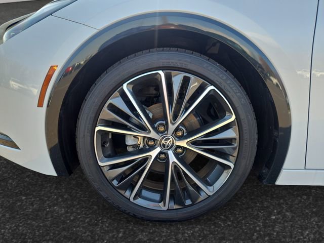 Used 2025 Toyota Prius XLE image 4