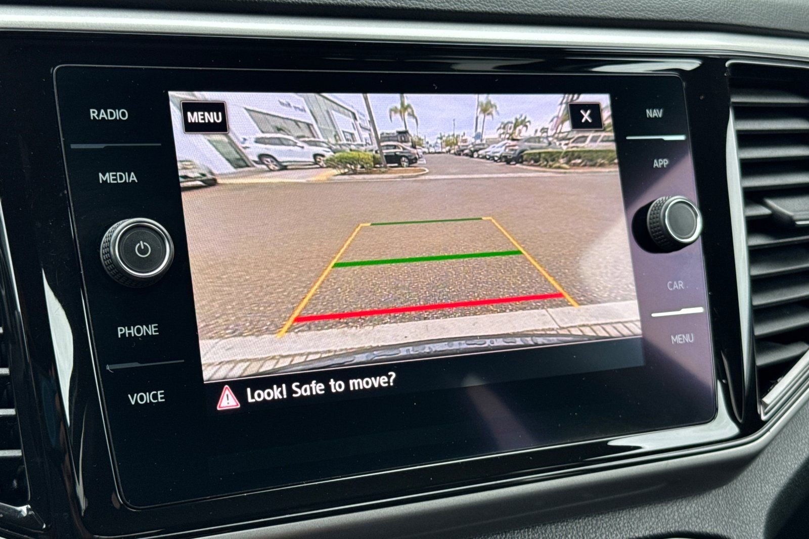 Used 2020 Volkswagen Atlas Cross Sport SEL Premium R-Line image 20