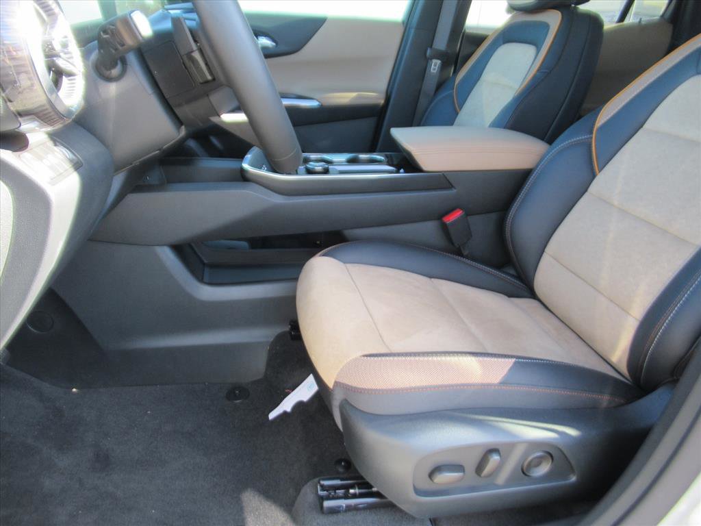 New 2026 Chevrolet Equinox ACTIV w/ Convenience Package III image 16