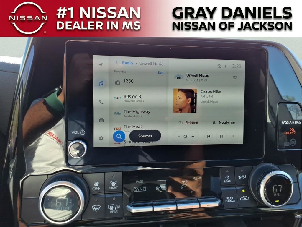 Used 2024 Toyota Highlander LE image 17