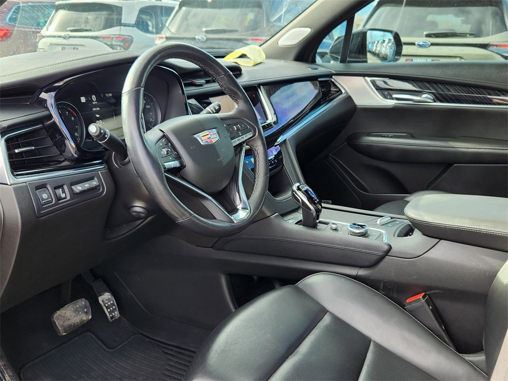 Used 2022 Cadillac XT6 Premium Luxury w/ Technology Package image 7