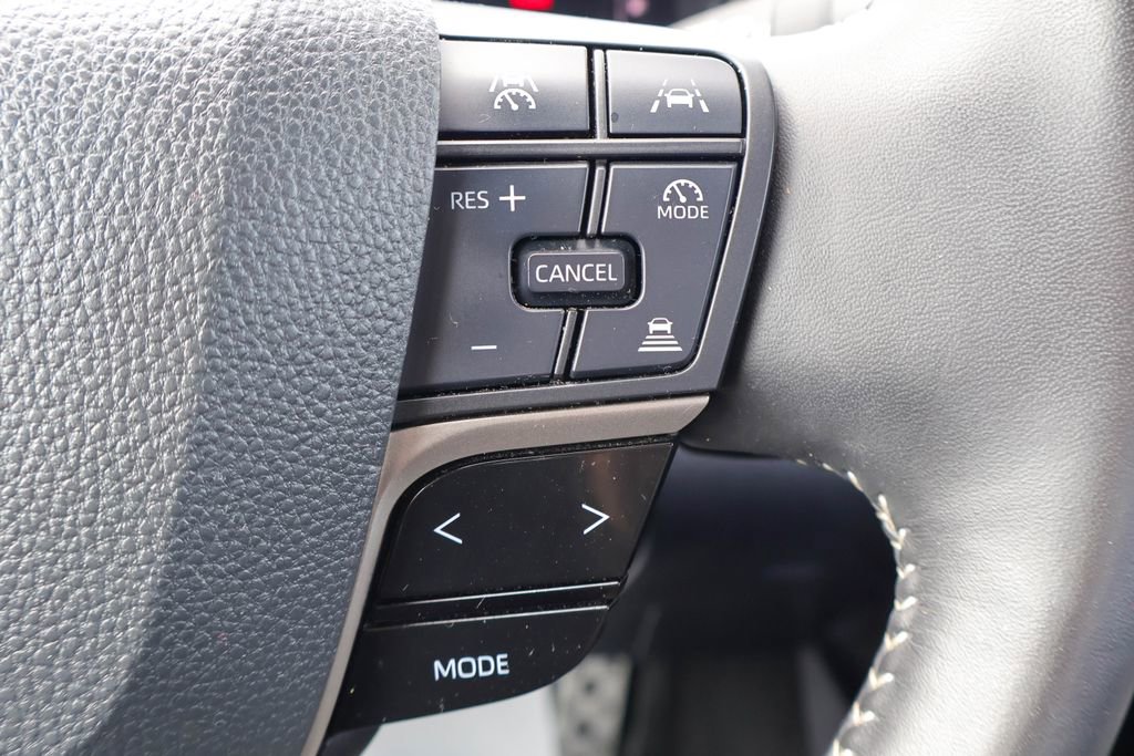 Used 2025 Toyota Camry SE FWD image 14