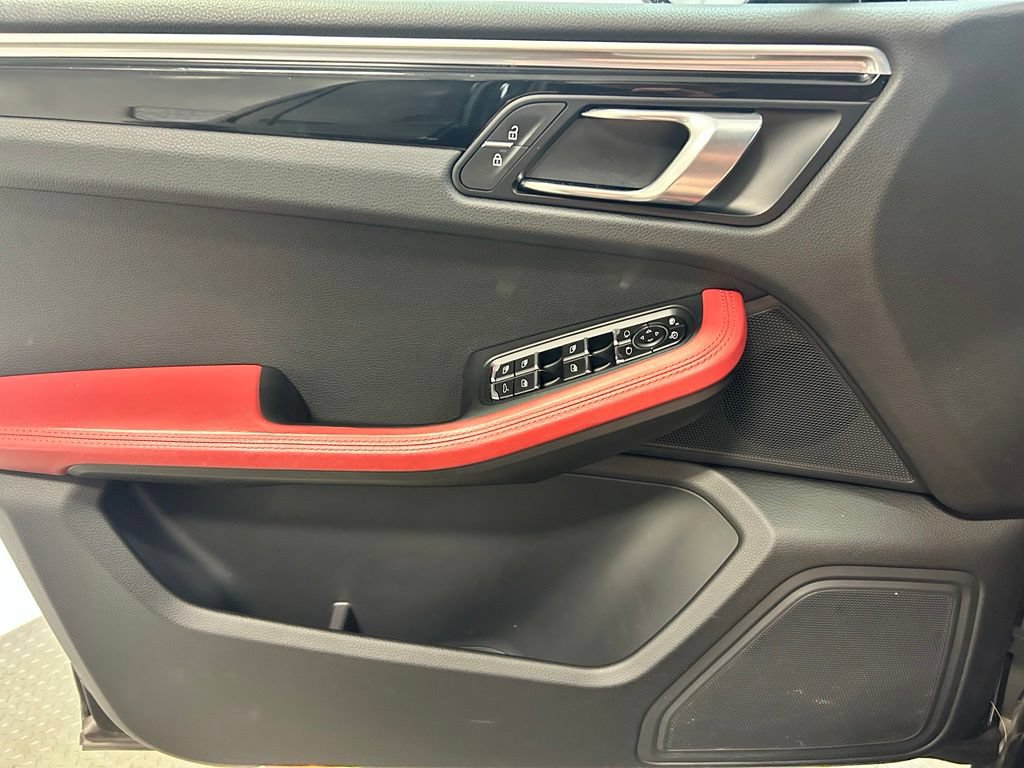 Certified 2021 Porsche Macan AWD/4WD image 6