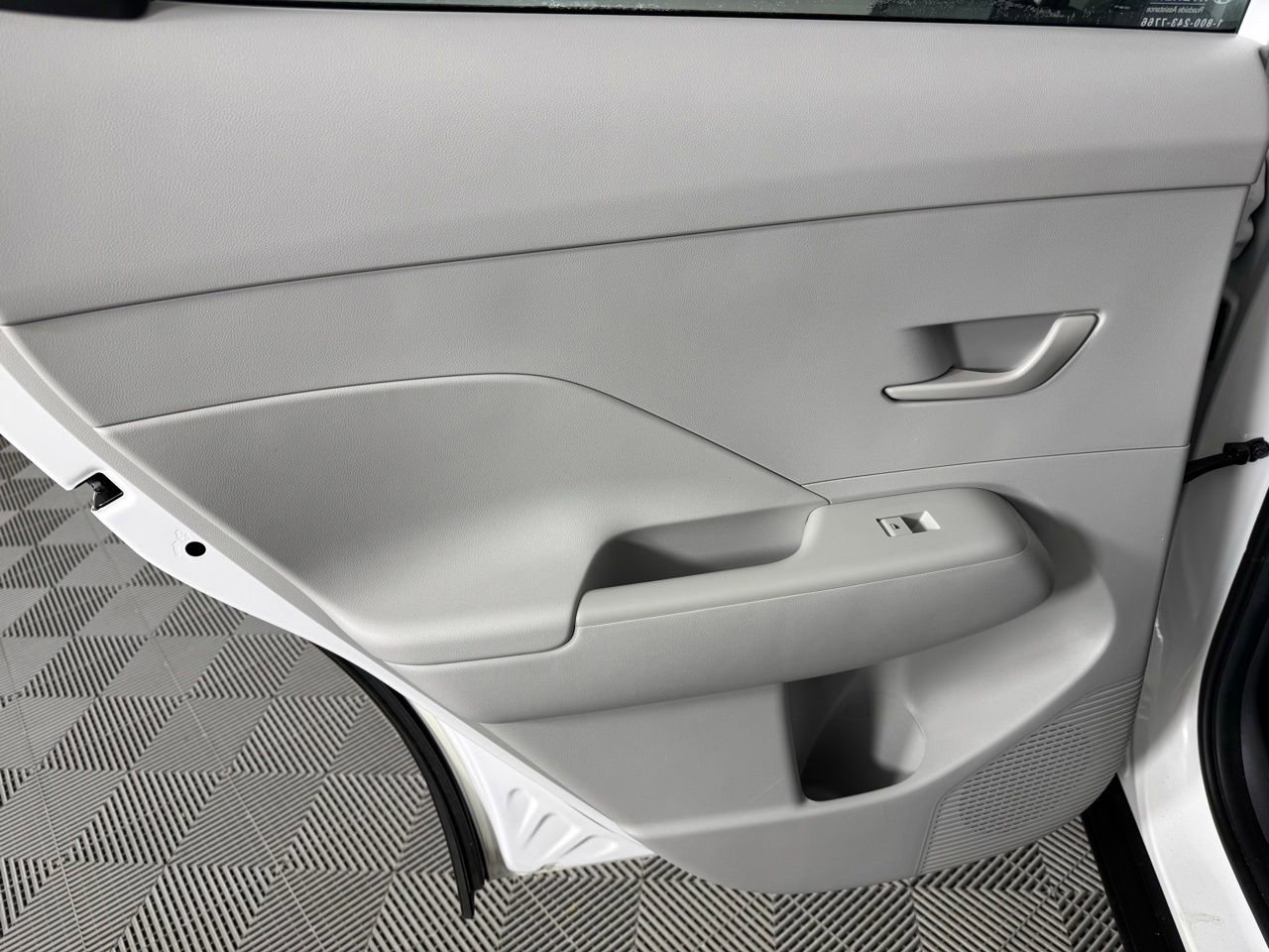 Used 2025 Hyundai Kona SEL image 24