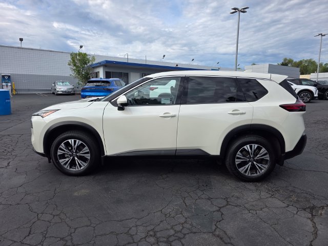 Used 2021 Nissan Rogue SV FWD image 4
