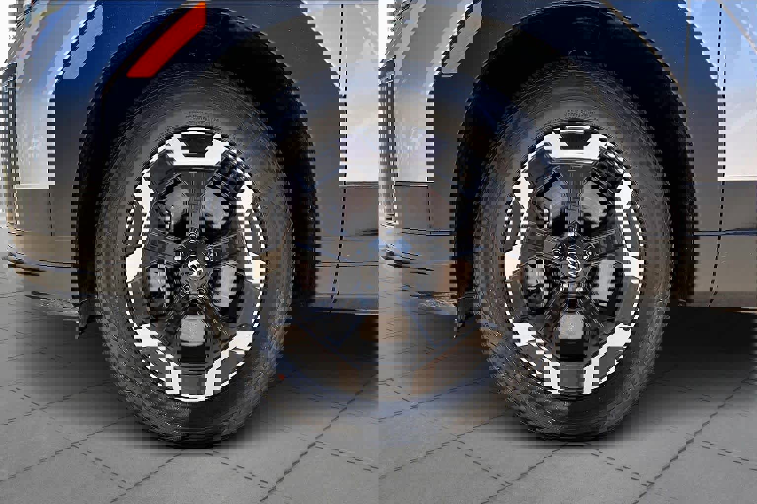 Used 2024 Hyundai Santa Fe SE image 10