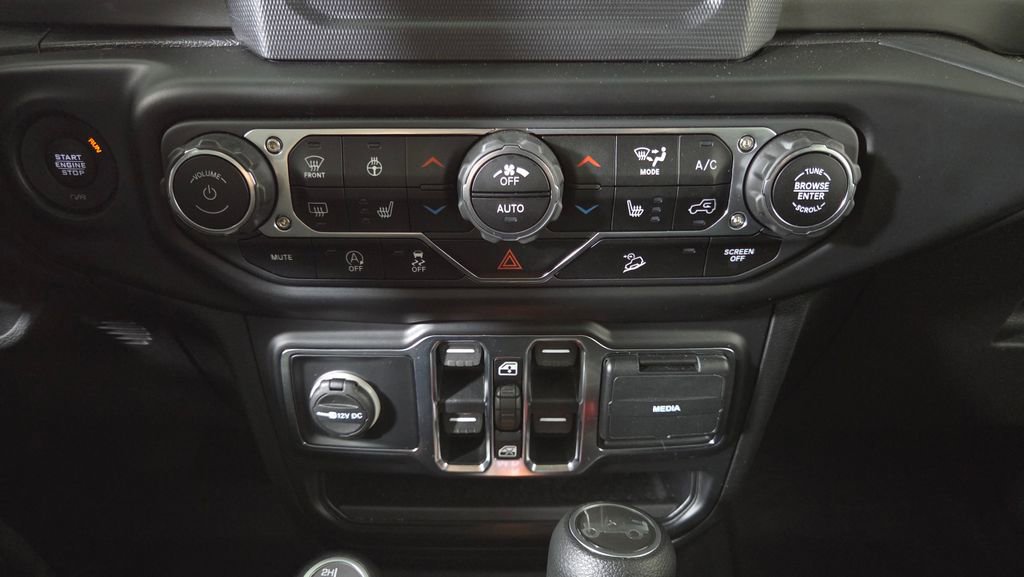 Used 2020 Jeep Wrangler Unlimited Sahara w/ LED Lighting Group image 20