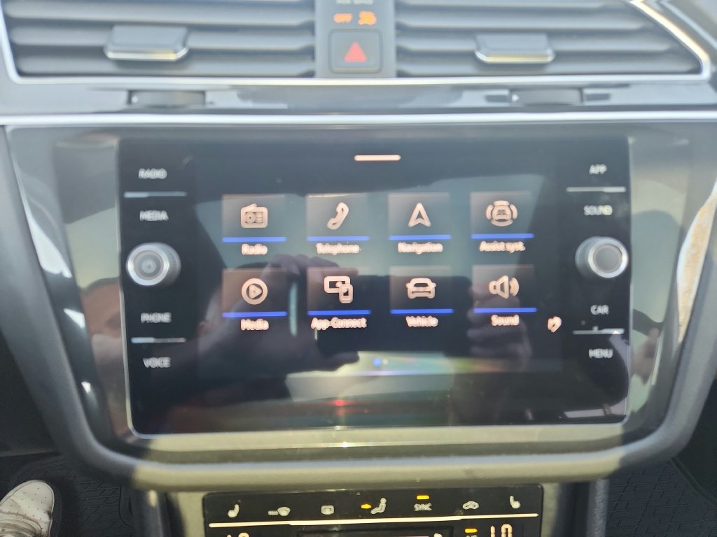 Certified 2024 Volkswagen Tiguan SE R-Line w/ MDO Package, Two-Row AWD/4WD image 18
