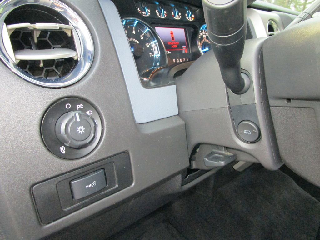 Used 2013 Ford F150 XLT w/ XLT Chrome Pkg image 30