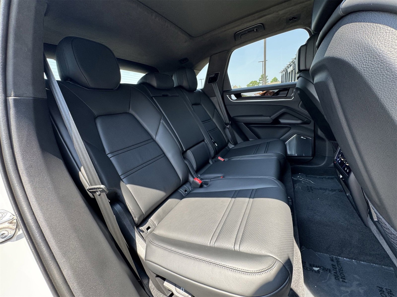 New 2025 Porsche Cayenne Turbo image 27