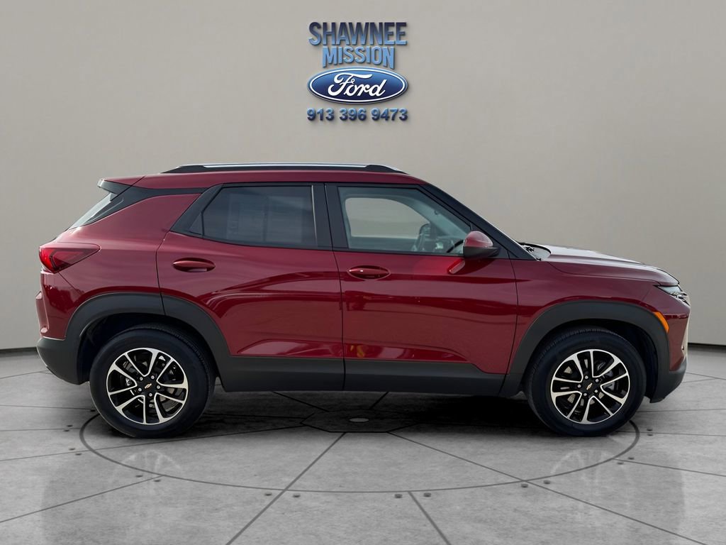 Used 2025 Chevrolet TrailBlazer LT image 4