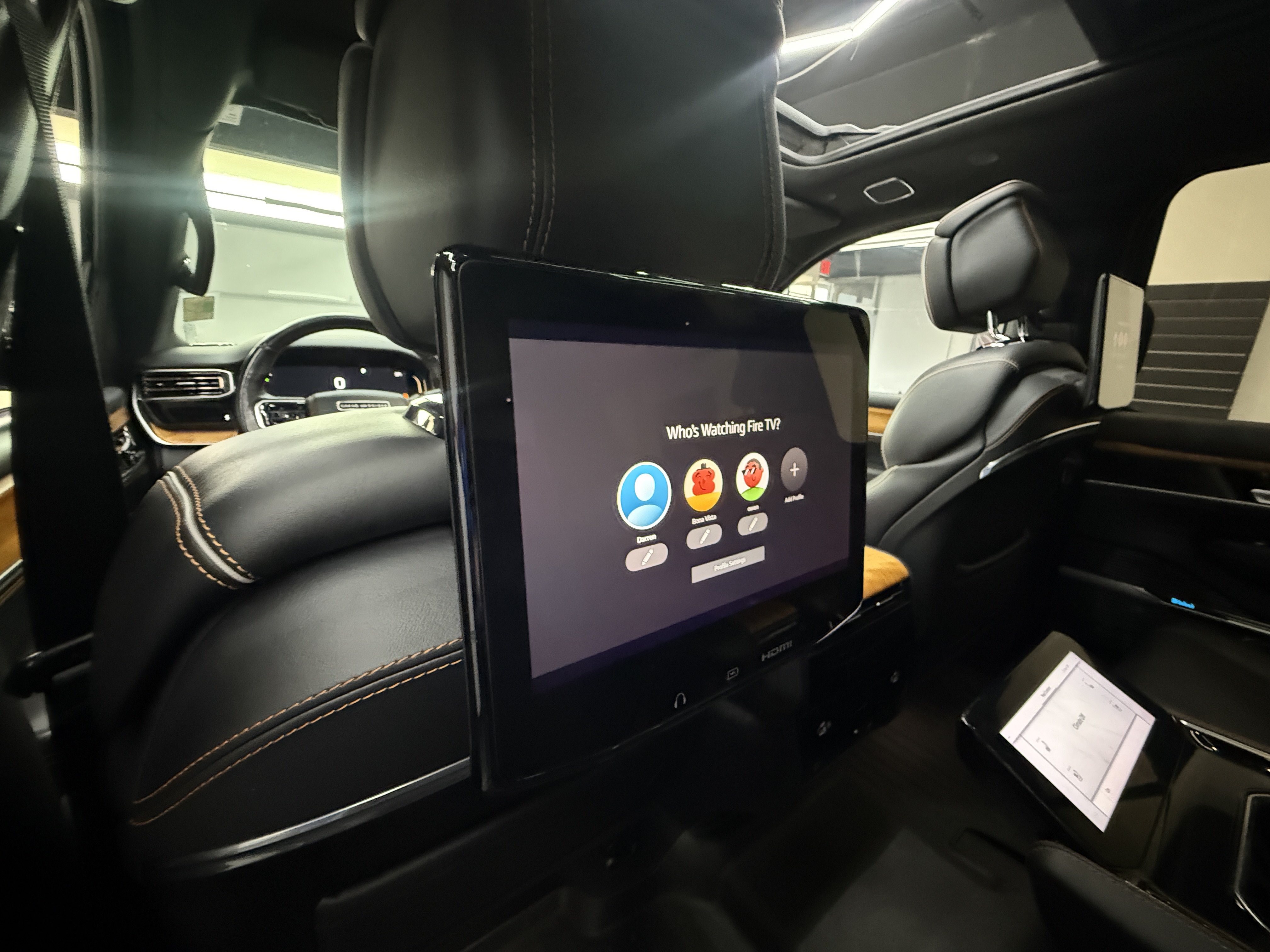 Used 2022 Jeep Grand Wagoneer Series III w/ Rear-Seat Entertainment Group AWD/4WD image 14