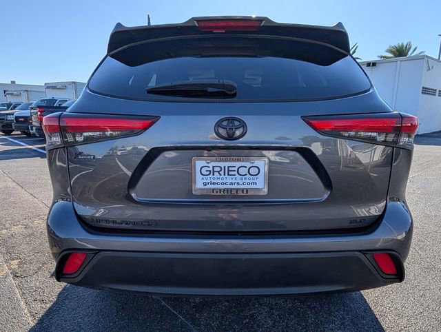 Used 2022 Toyota Highlander XLE image 15
