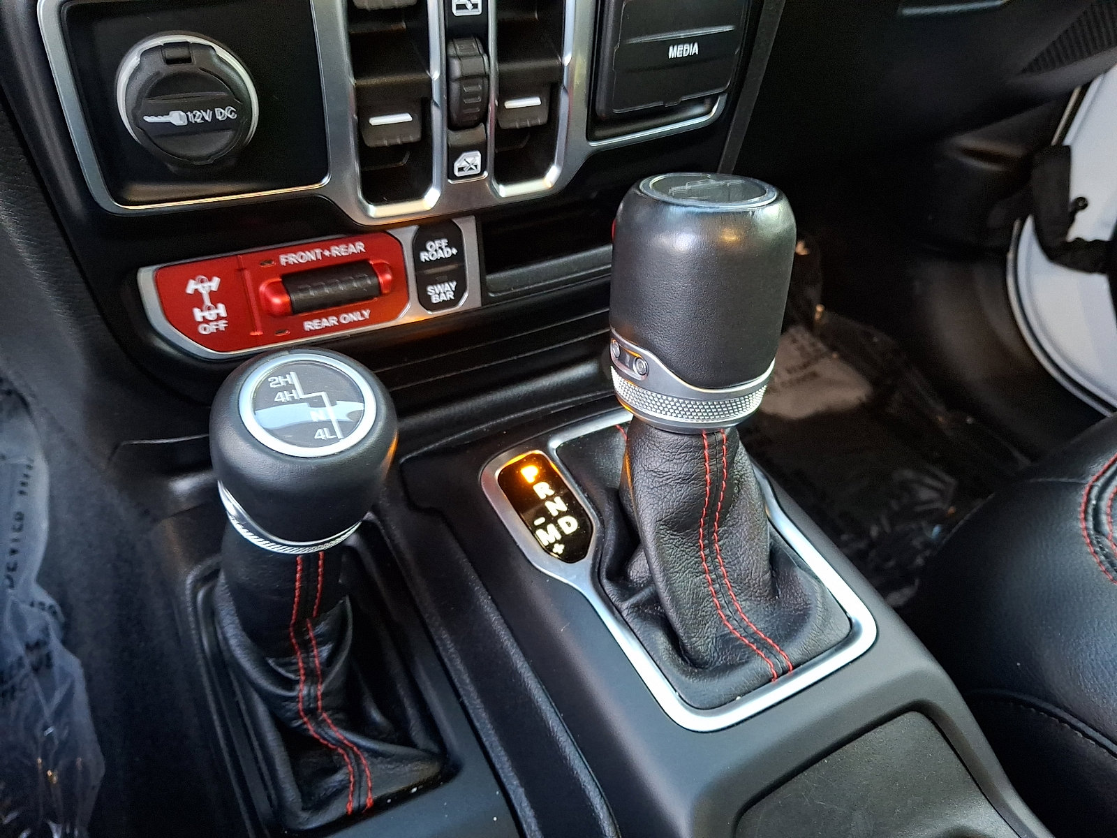 Used 2022 Jeep Gladiator Rubicon w/ LED Lighting Group image 14