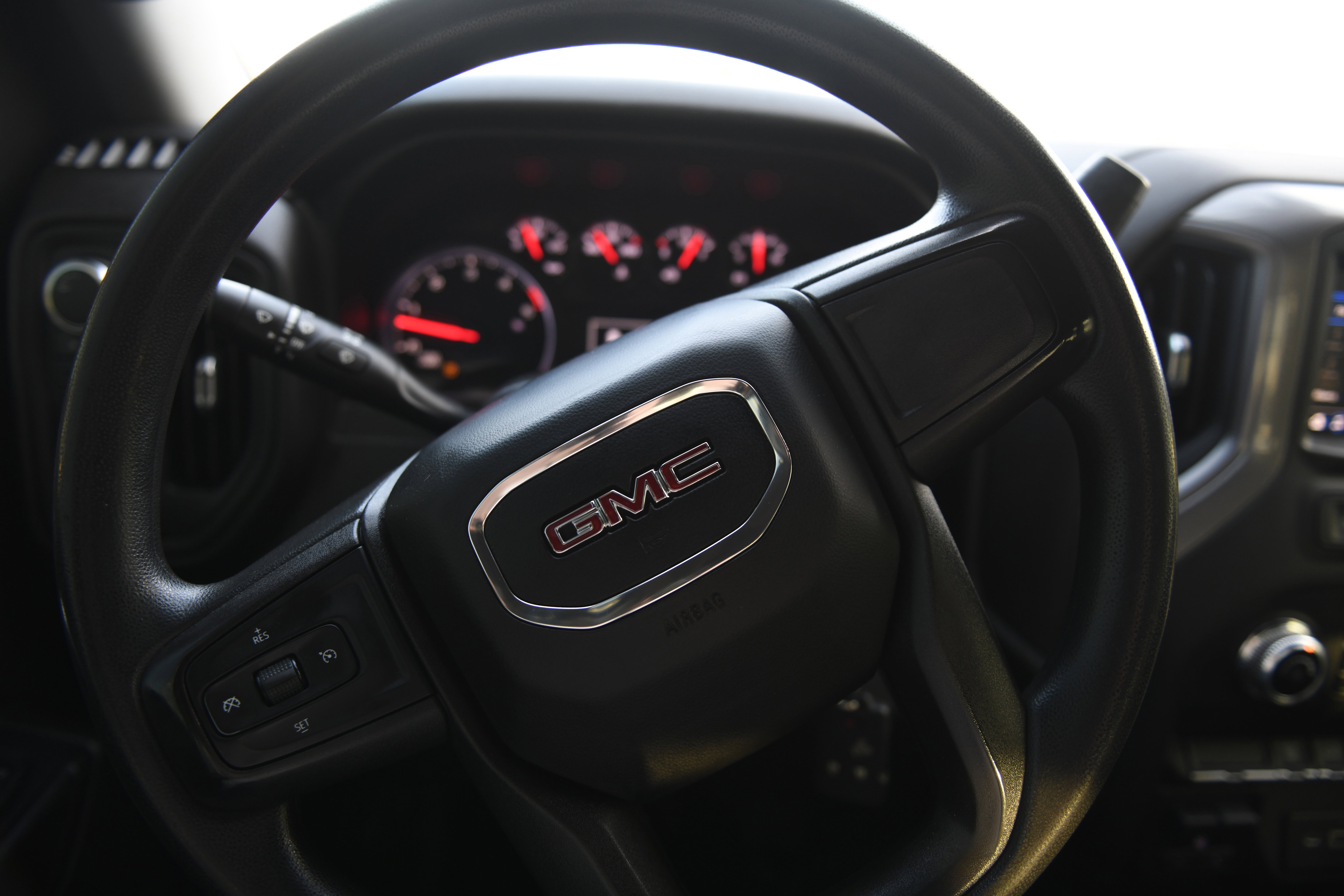 Used 2022 GMC Sierra 2500 Pro w/ Convenience Package image 32