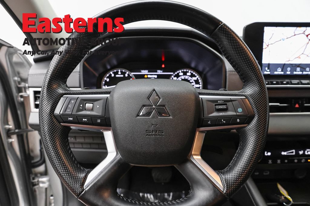 Used 2024 Mitsubishi Outlander SE AWD/4WD image 10