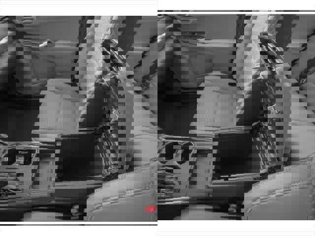 Used 2015 Toyota Camry XSE image 13