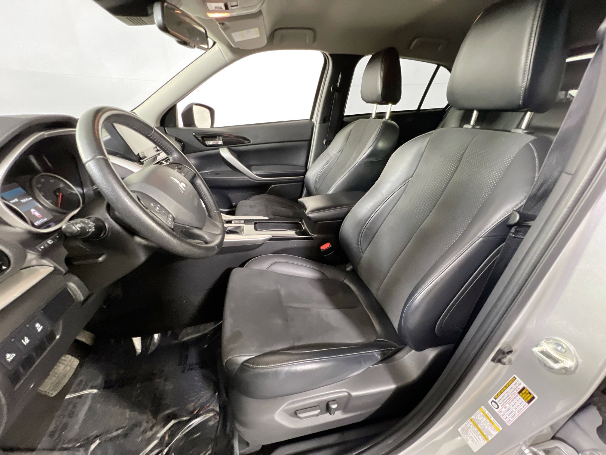 Used 2023 Mitsubishi Eclipse Cross SE image 21