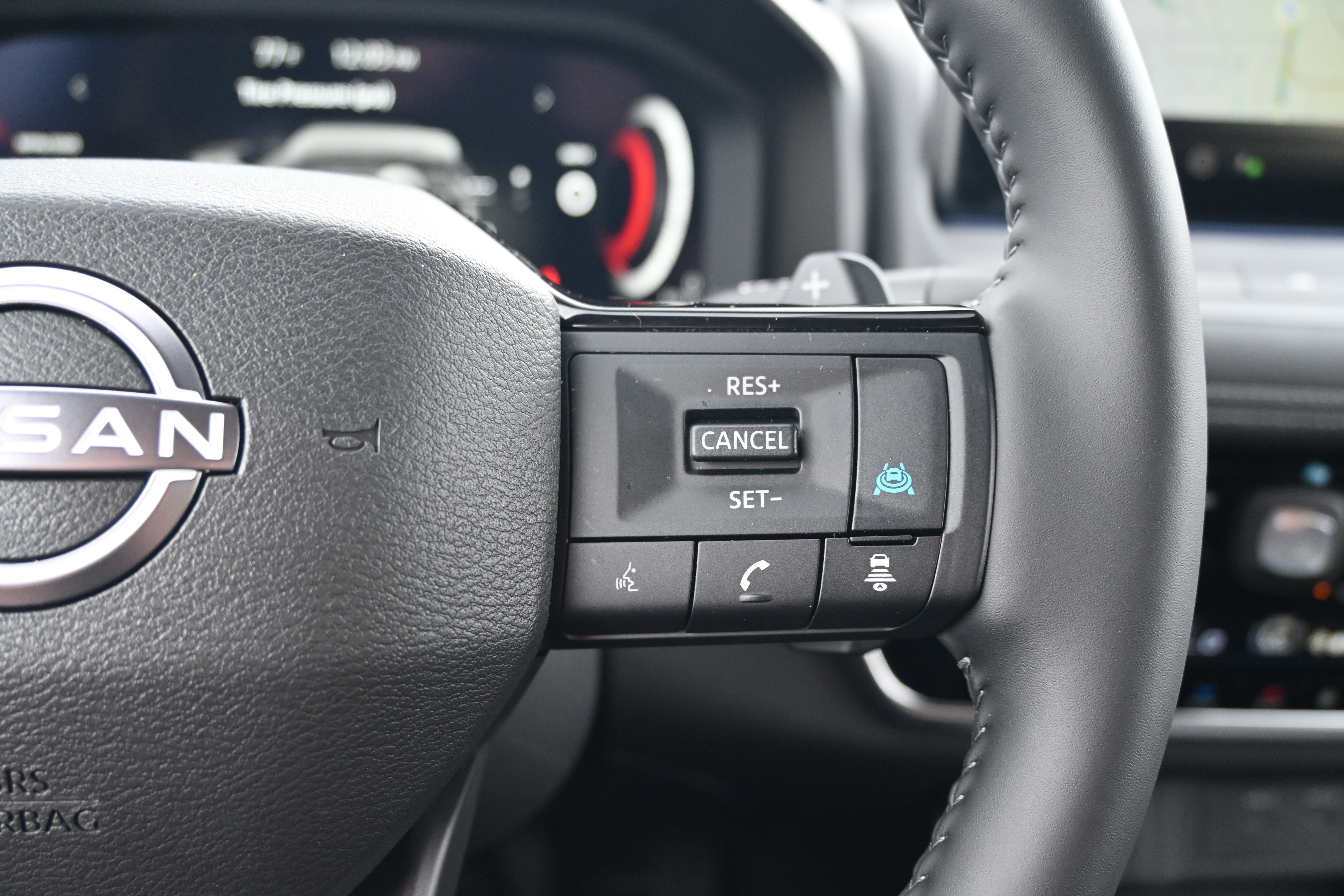 Used 2025 Nissan Rogue Platinum w/ Platinum Premium Package FWD image 19