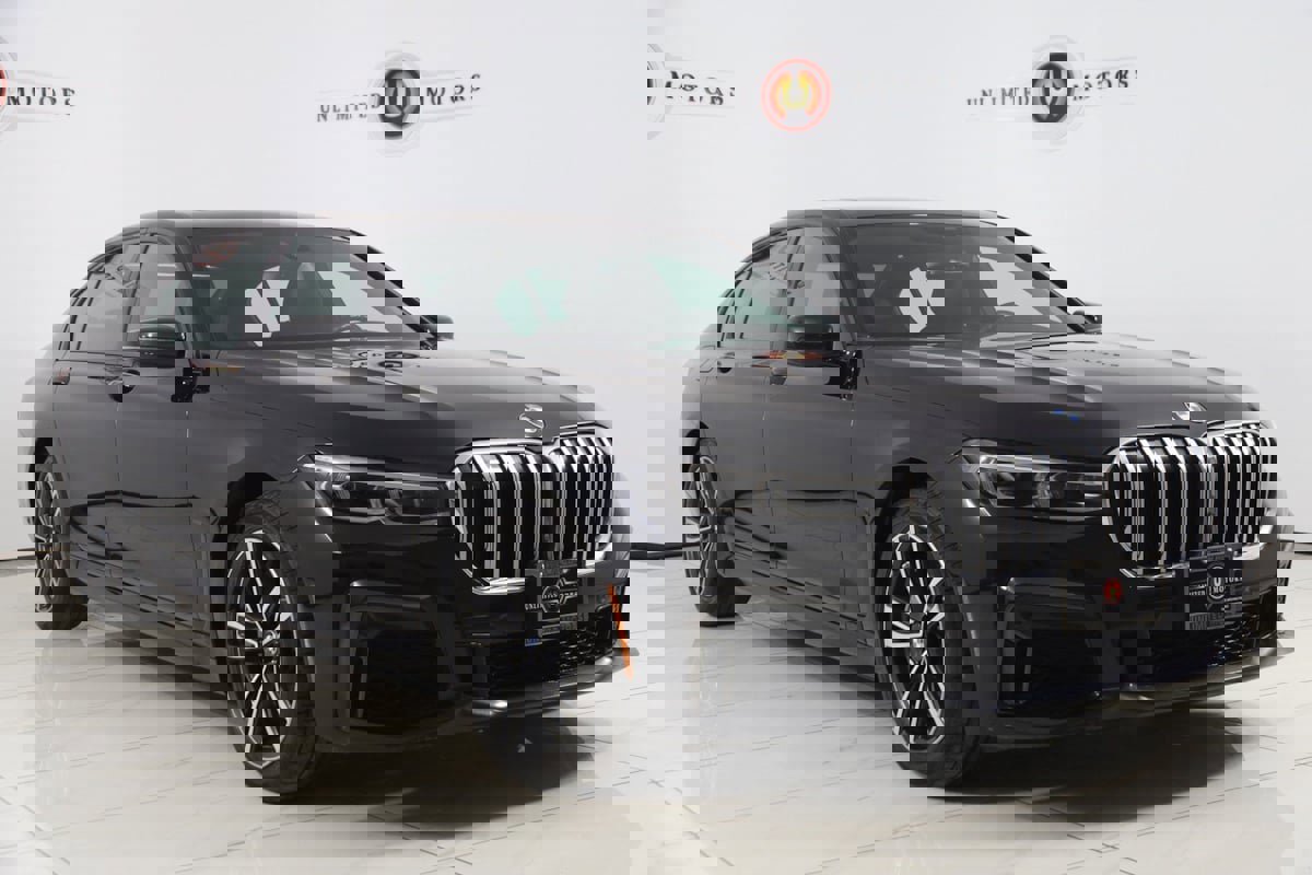 Used 2022 BMW 750i xDrive w/ M Sport Package image 27