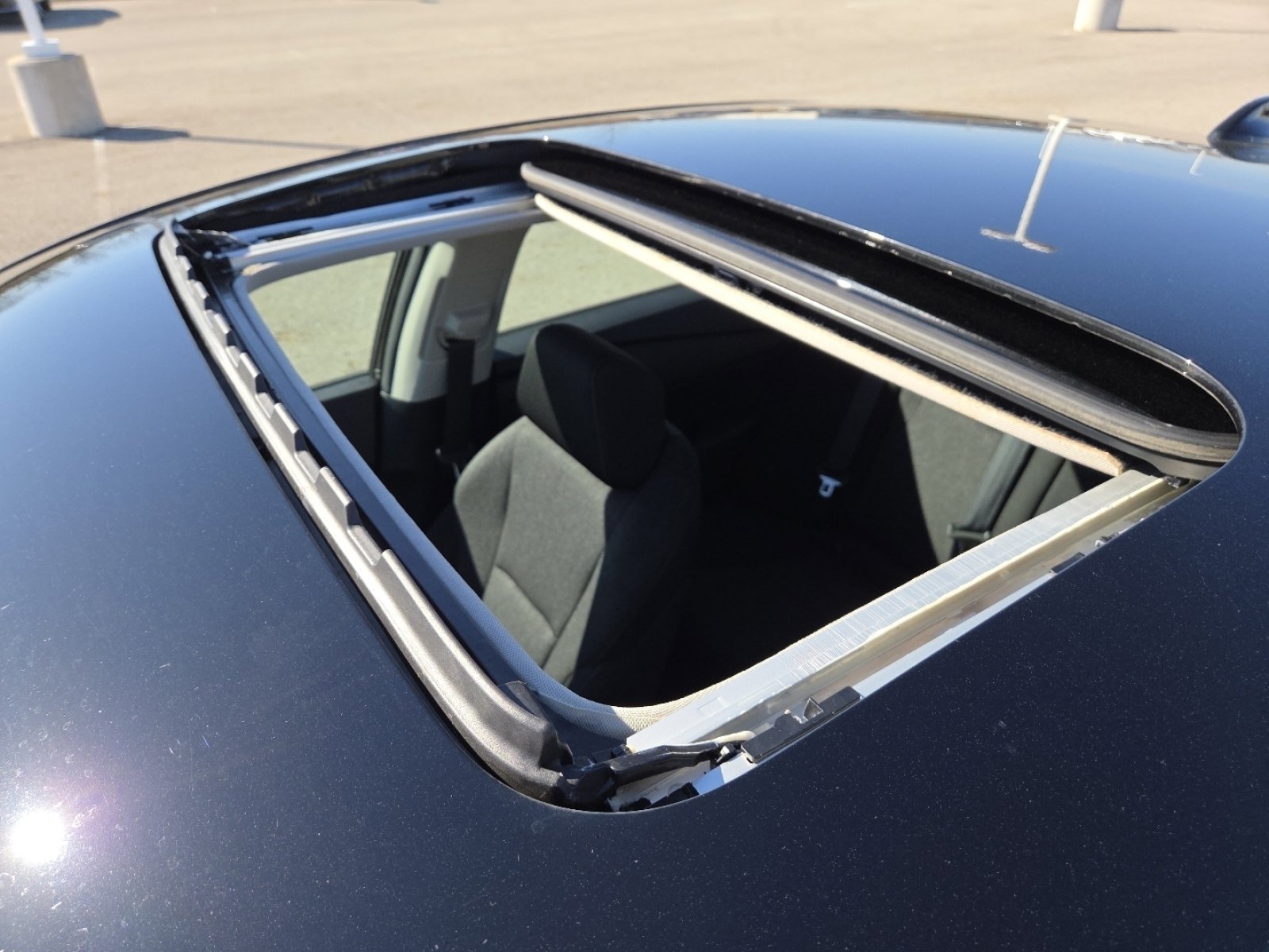 Used 2023 Honda Accord EX image 4