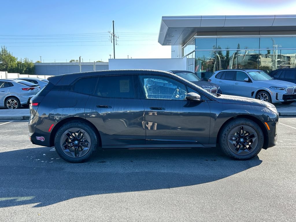 Used 2024 BMW iX xDrive50 AWD/4WD image 6