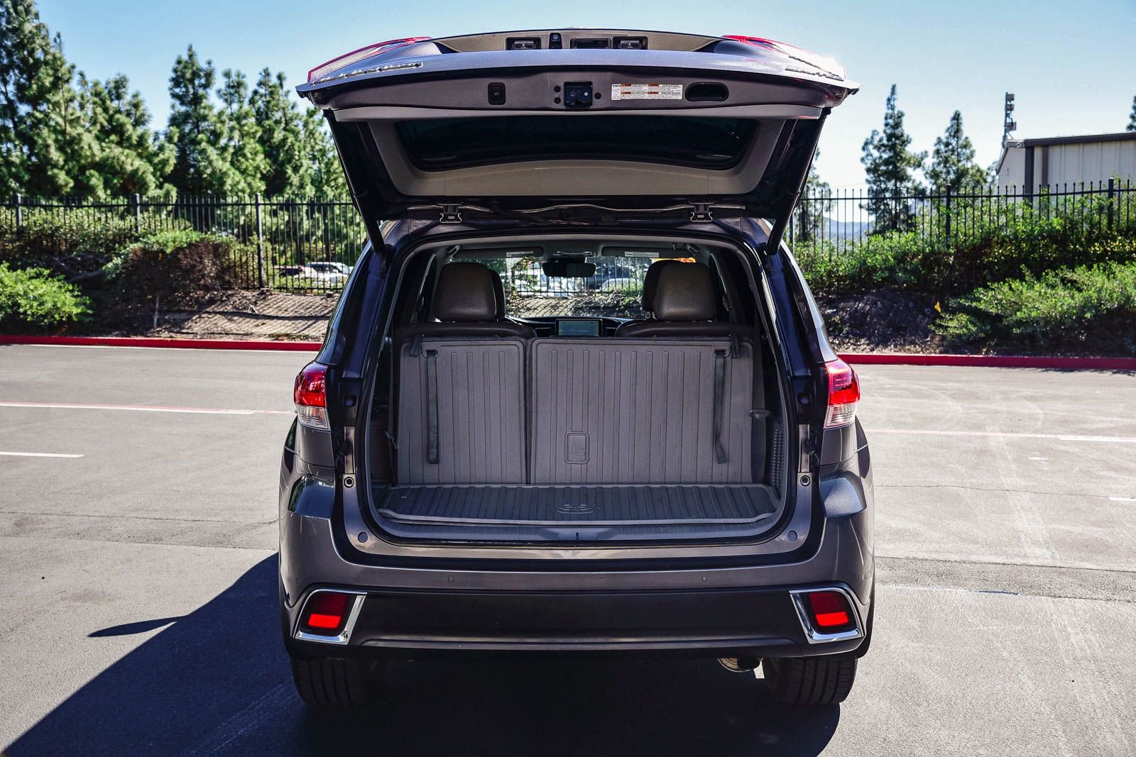 Used 2017 Toyota Highlander Limited image 32