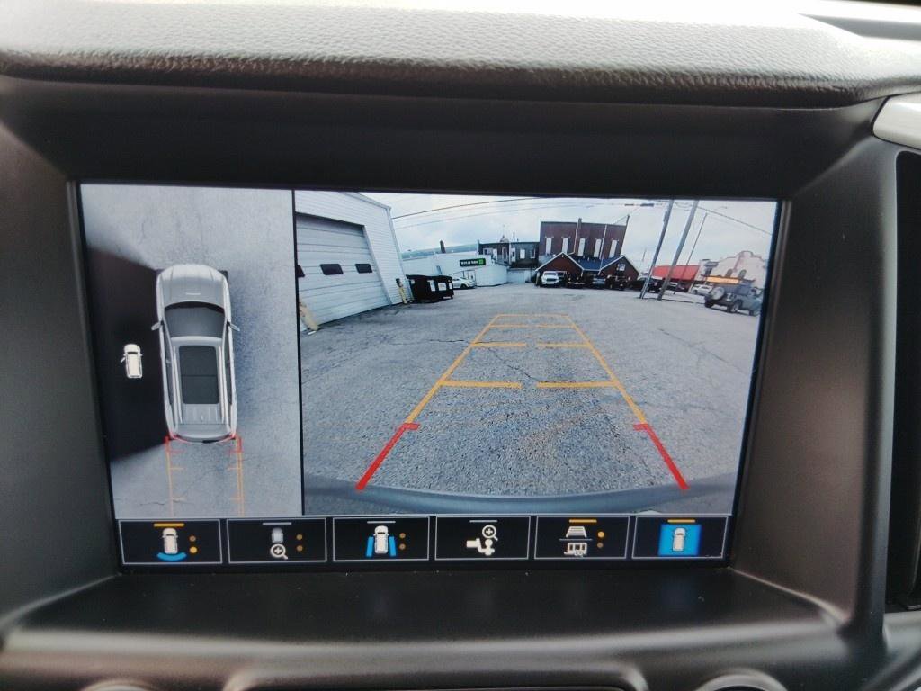 Used 2023 GMC Terrain SLT w/ Tech Package image 20