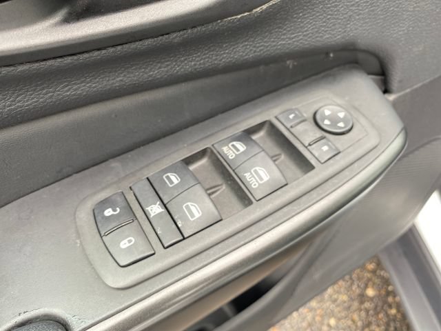 Used 2022 Jeep Cherokee Trailhawk AWD/4WD image 17