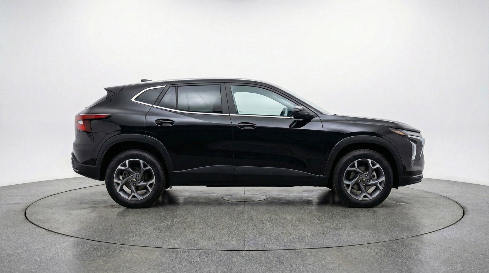 Used 2025 Chevrolet Trax LT w/ LT Convenience Package image 11