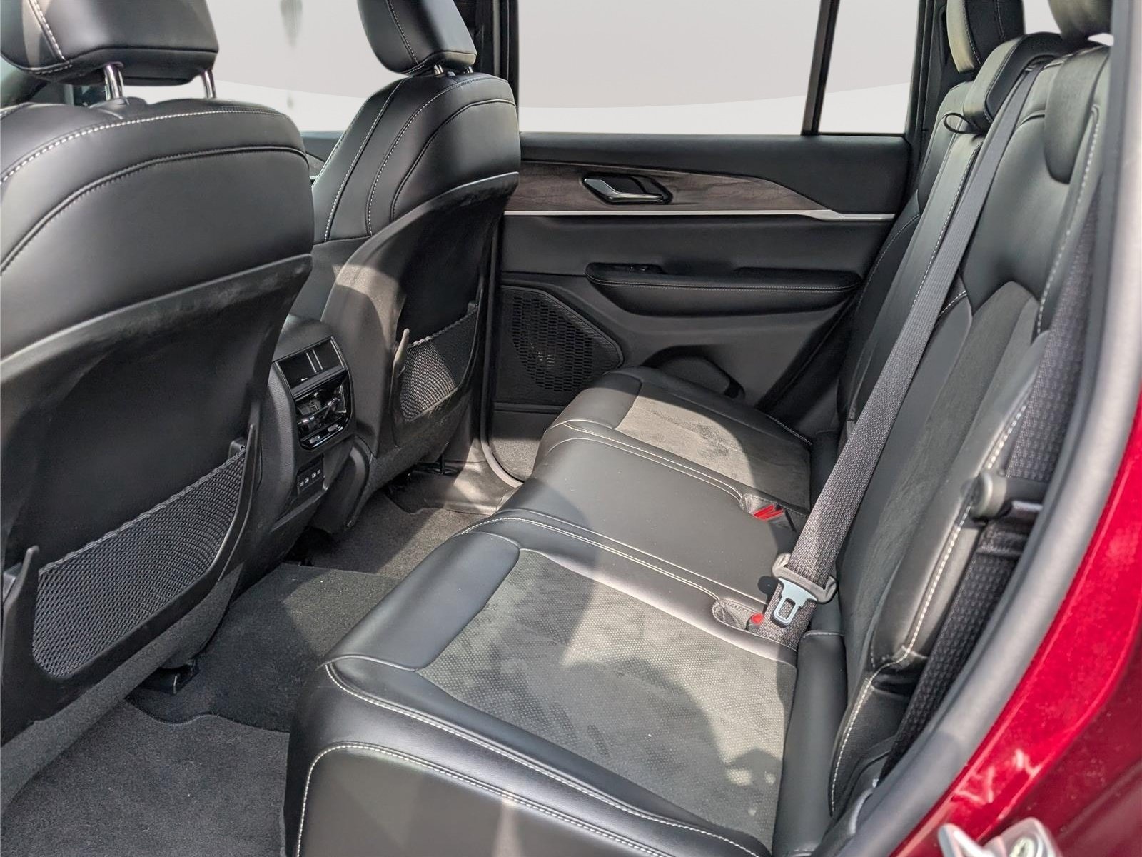 New 2026 Jeep Grand Cherokee Altitude AWD/4WD image 10