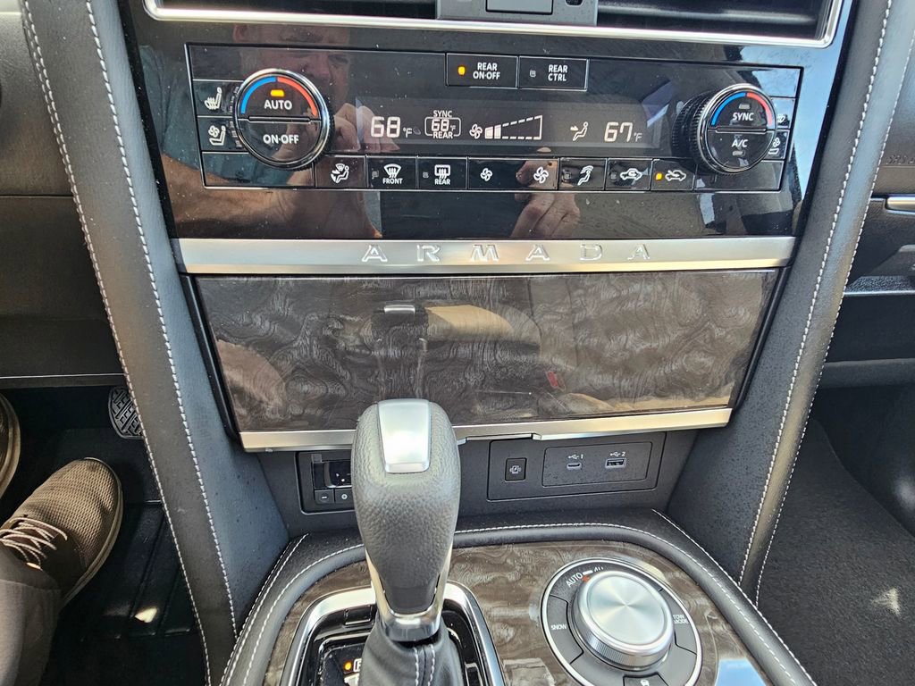 Used 2023 Nissan Armada Platinum w/ Captain's Chairs Package AWD/4WD image 32