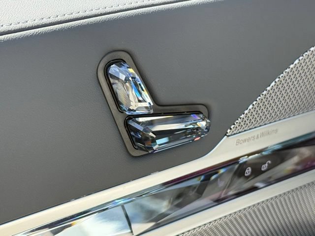 Used 2026 BMW 750e xDrive AWD/4WD image 19