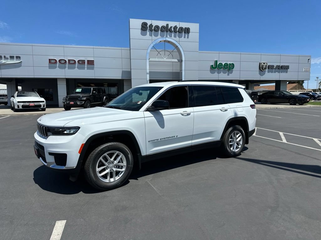 New 2026 Jeep Grand Cherokee L Laredo w/ Trailer Tow Package