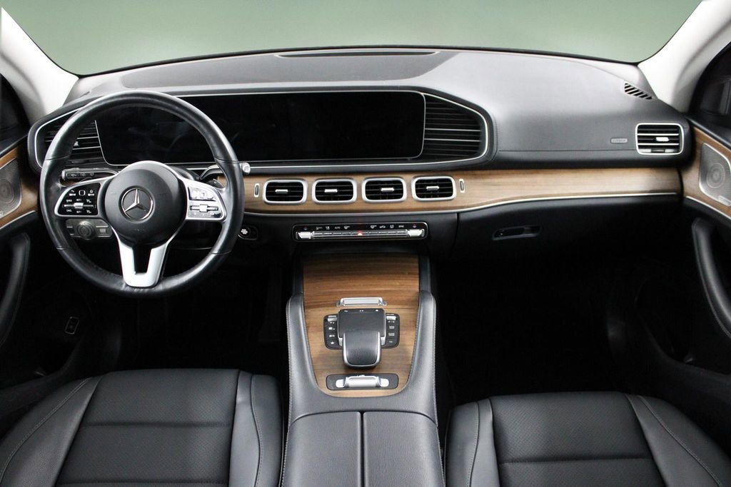 Used 2023 Mercedes-Benz GLS 450 4MATIC image 19