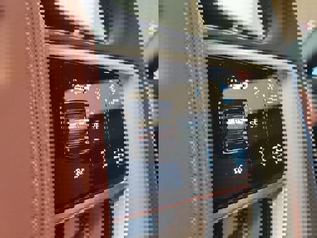 New 2026 Land Rover Range Rover SV image 15