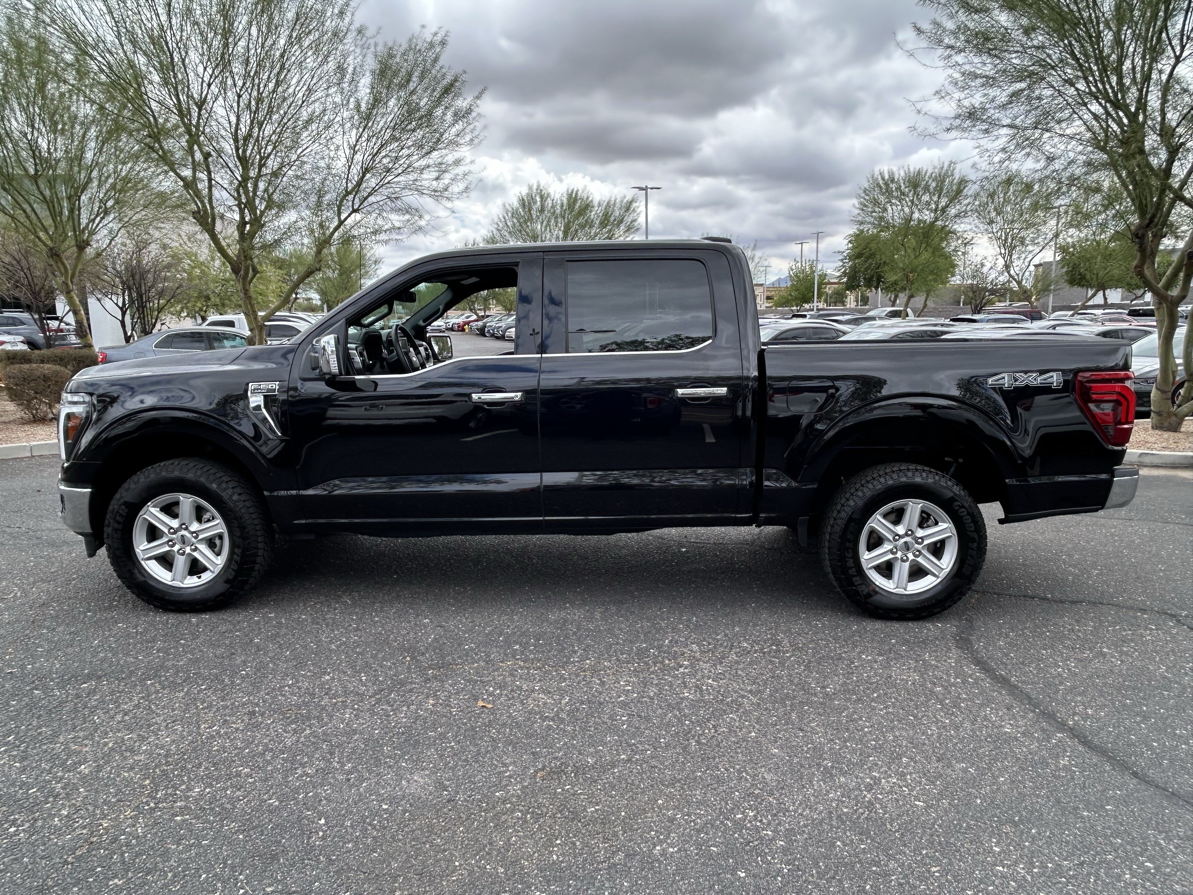 Used 2025 Ford F150 Lariat AWD/4WD image 2