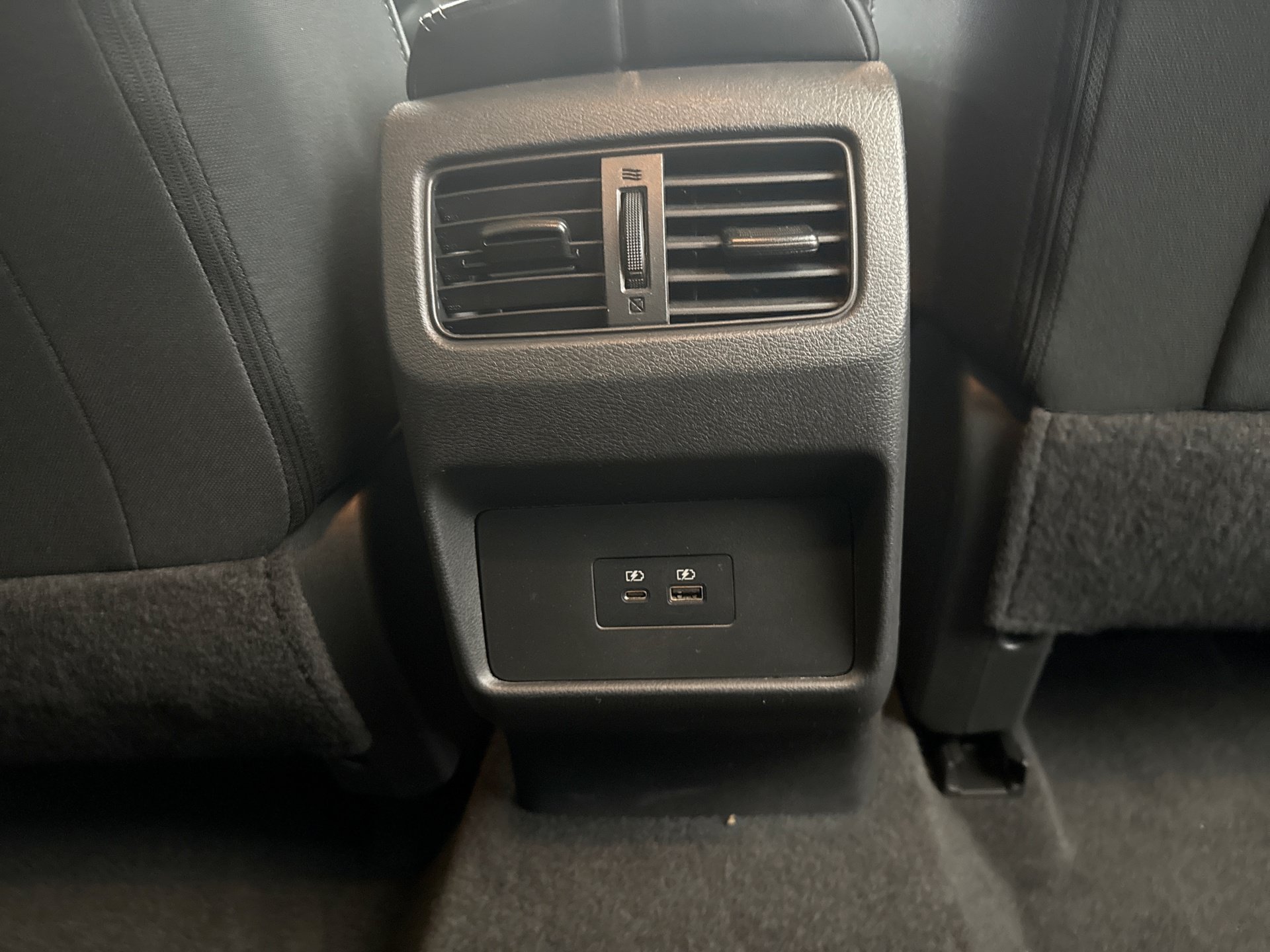 Used 2023 Nissan Rogue SV AWD/4WD image 19