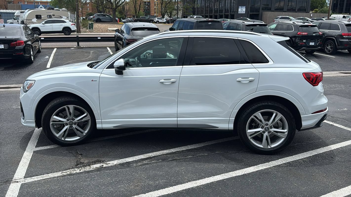 Used 2020 Audi Q3 2.0T Premium Plus w/ Premium Plus Package AWD/4WD image 6