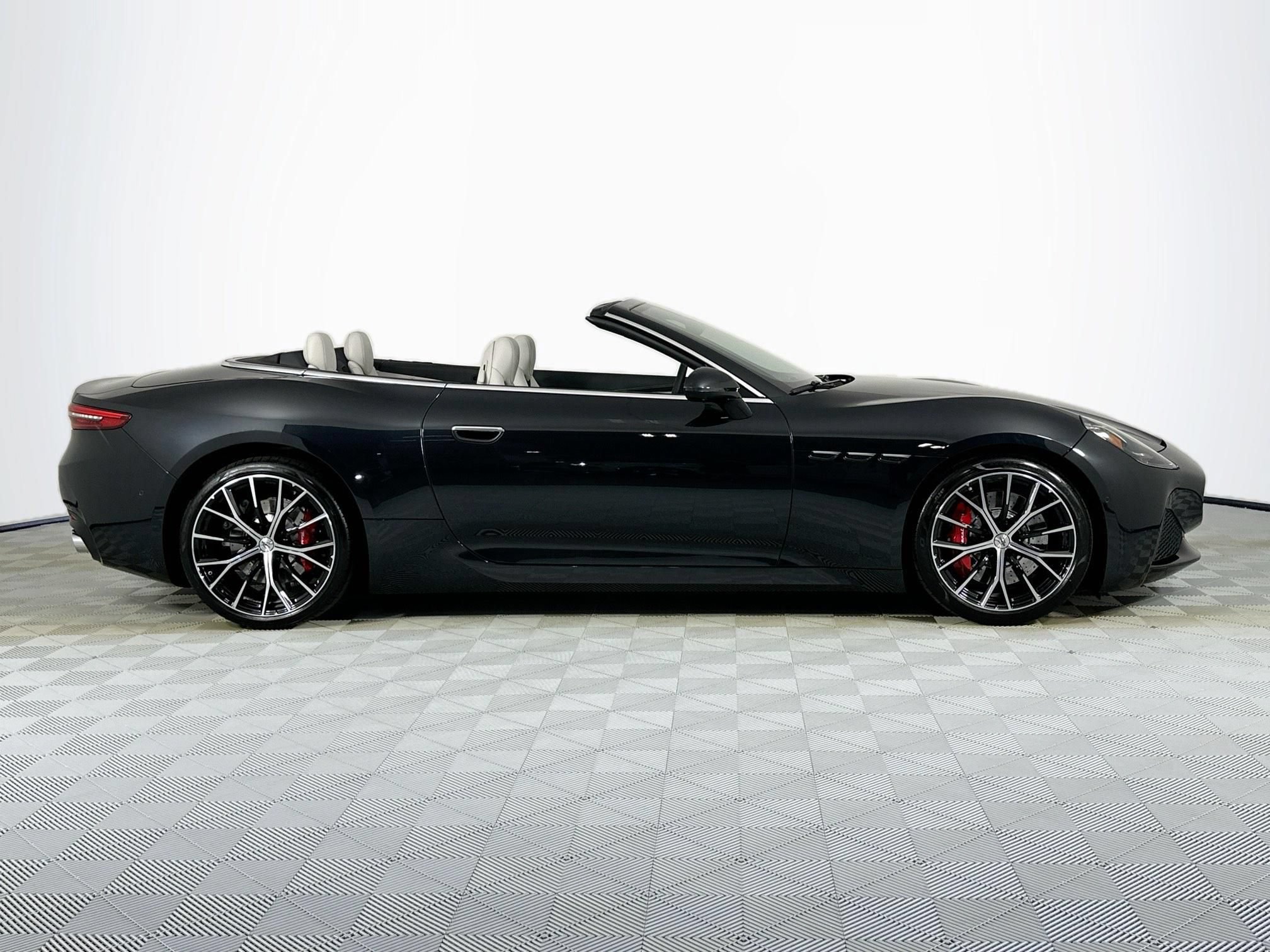 New 2026 Maserati GranCabrio Modena AWD/4WD image 4