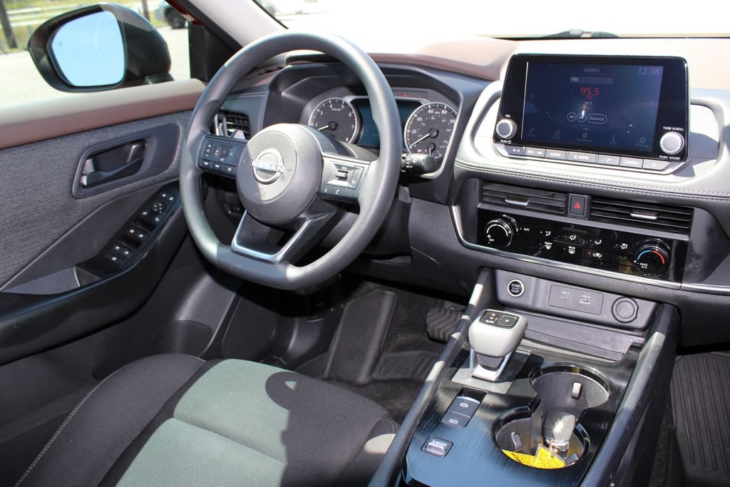 Used 2023 Nissan Rogue S FWD image 8