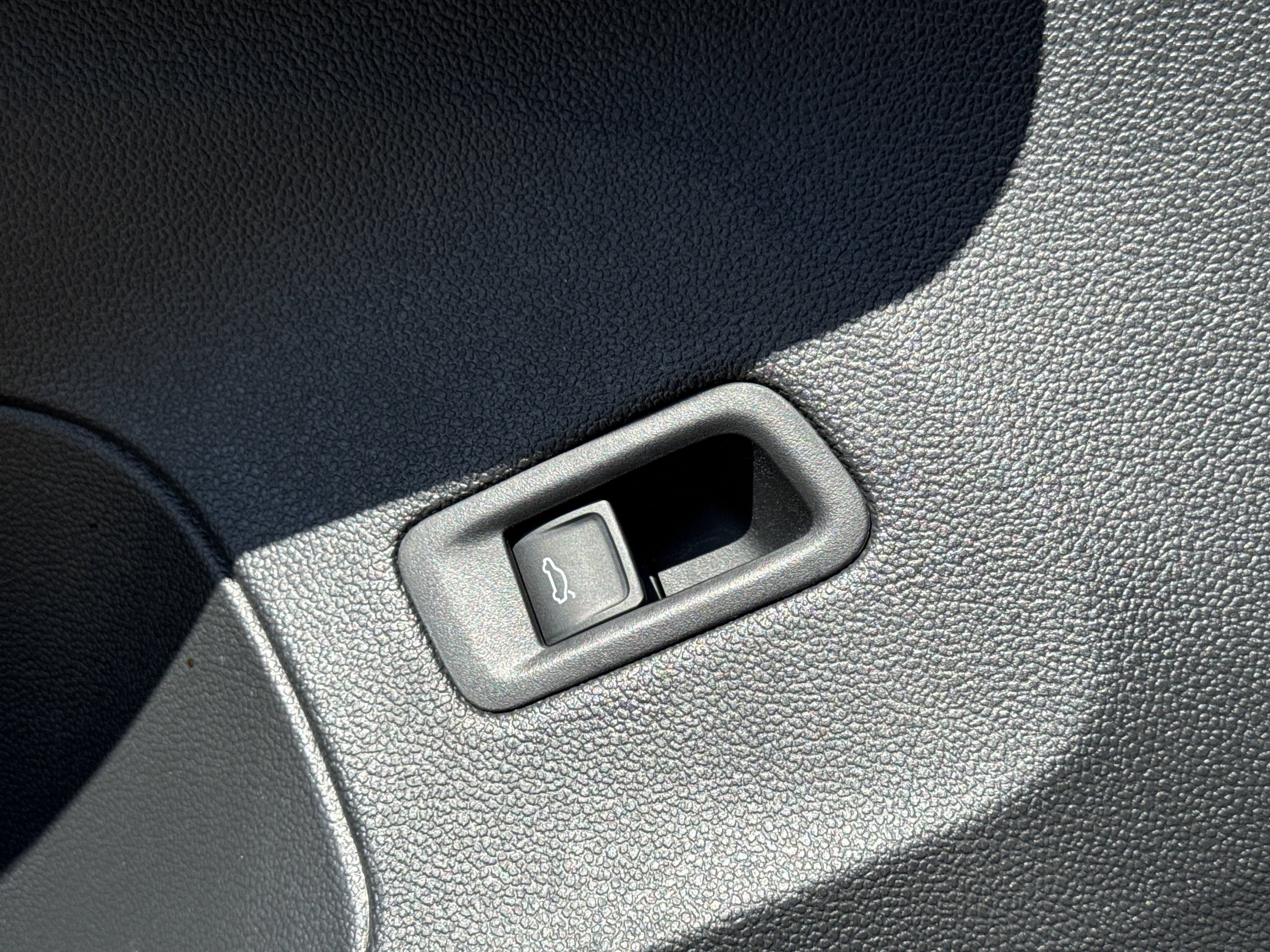 Used 2024 Volkswagen Atlas Cross Sport SEL Premium R-Line image 24