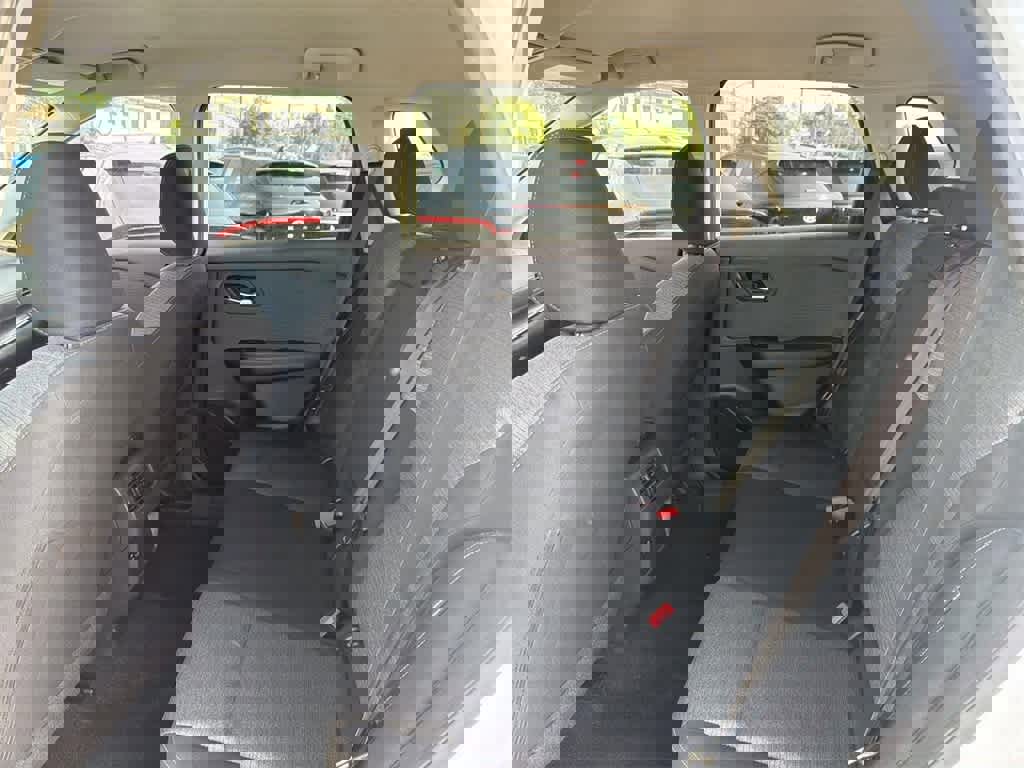 Used 2023 Nissan Rogue SV image 28